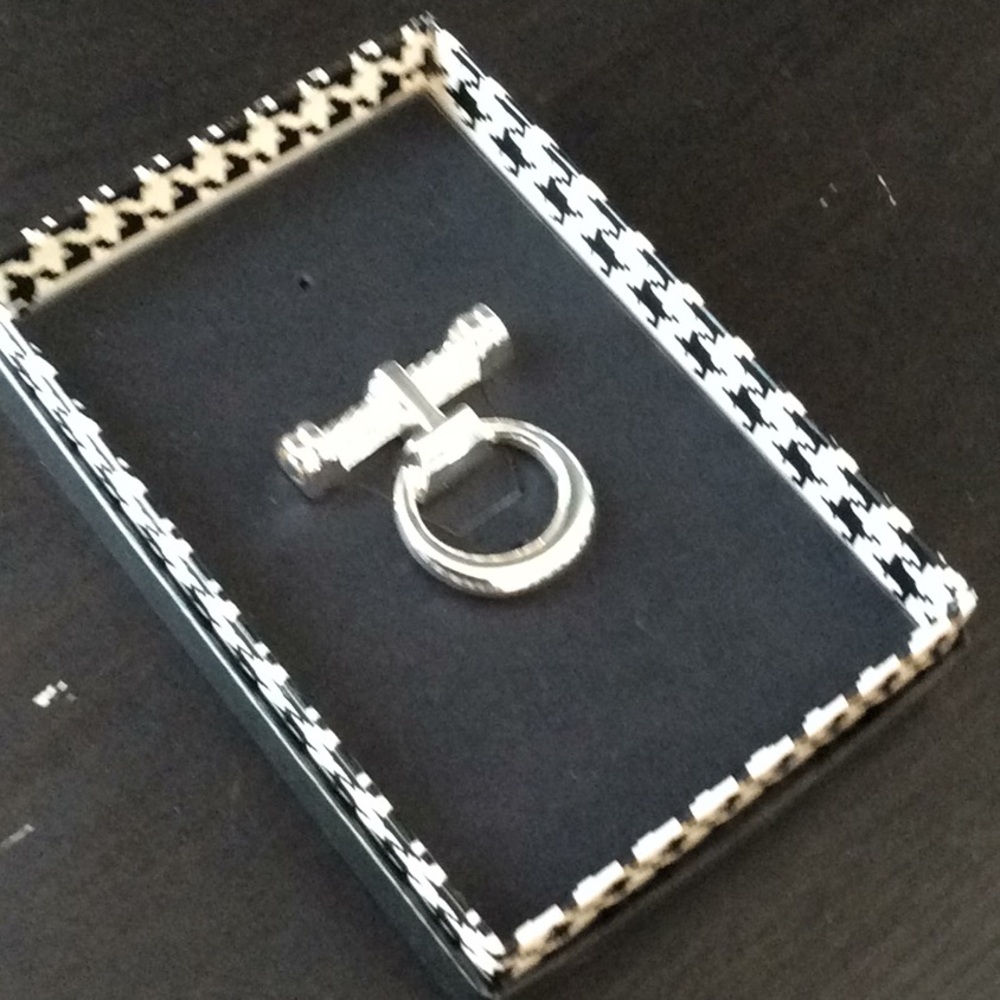 Silver pin - Picture 2 of 4